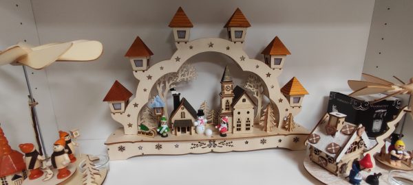 toller Schwibbogen  LED   45cm mit Laternen